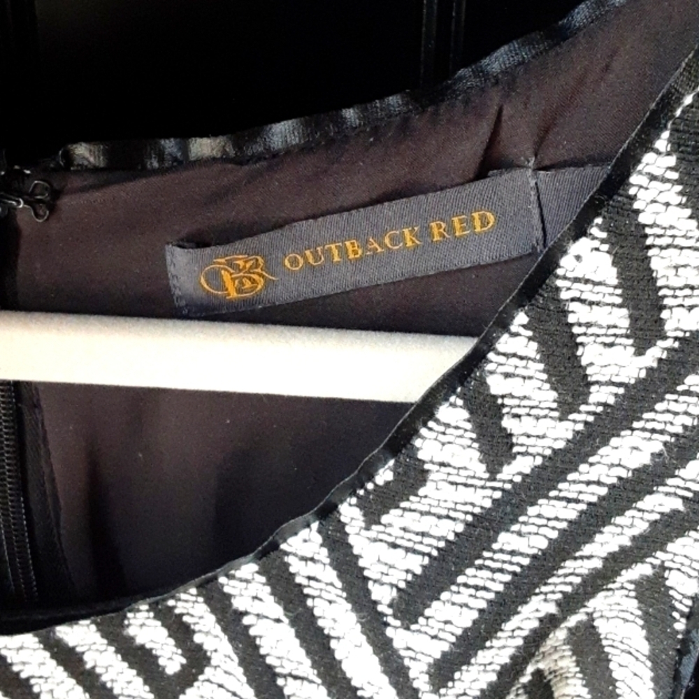 Outback Red Size 4 - image 3